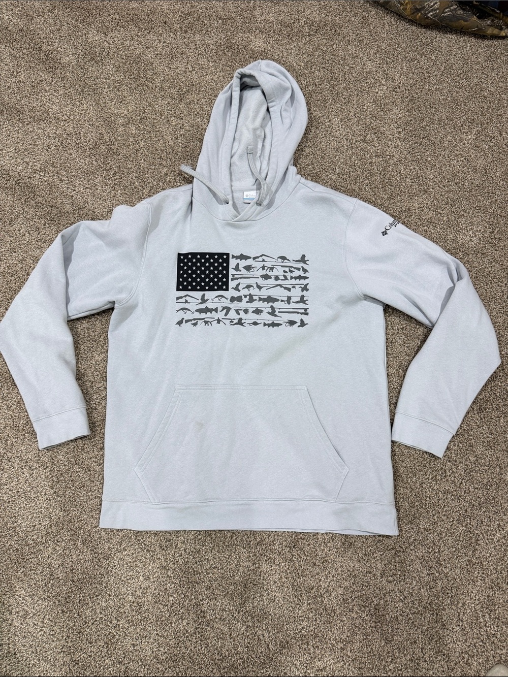 Columbia Light Gray Pullover Hoodie with Fish Flag Graphic